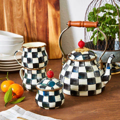 Iconic Black & White Courtly Check Enamel Tea Kettle 1,89L